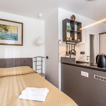 Inn The Center Zagreb Studio Apartment Екстер'єр фото