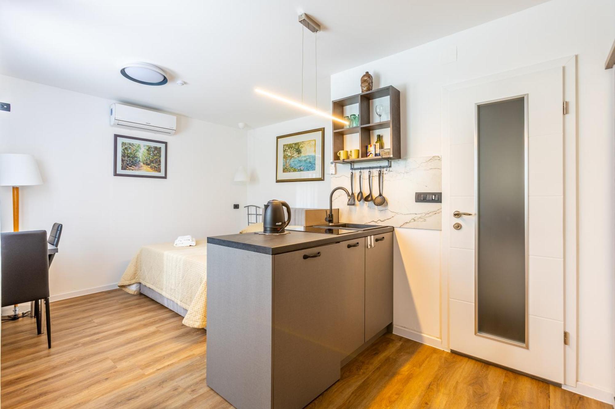 Inn The Center Zagreb Studio Apartment Екстер'єр фото