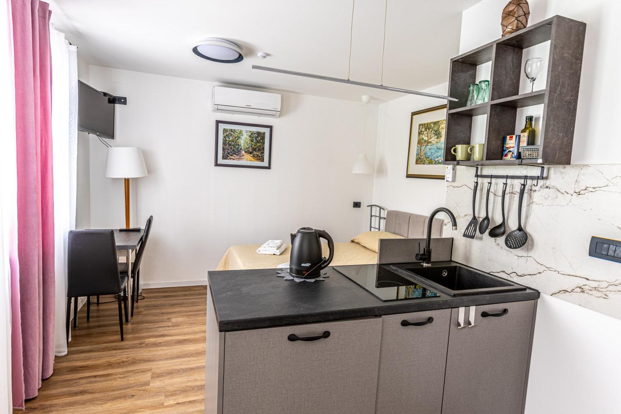 Inn The Center Zagreb Studio Apartment Екстер'єр фото