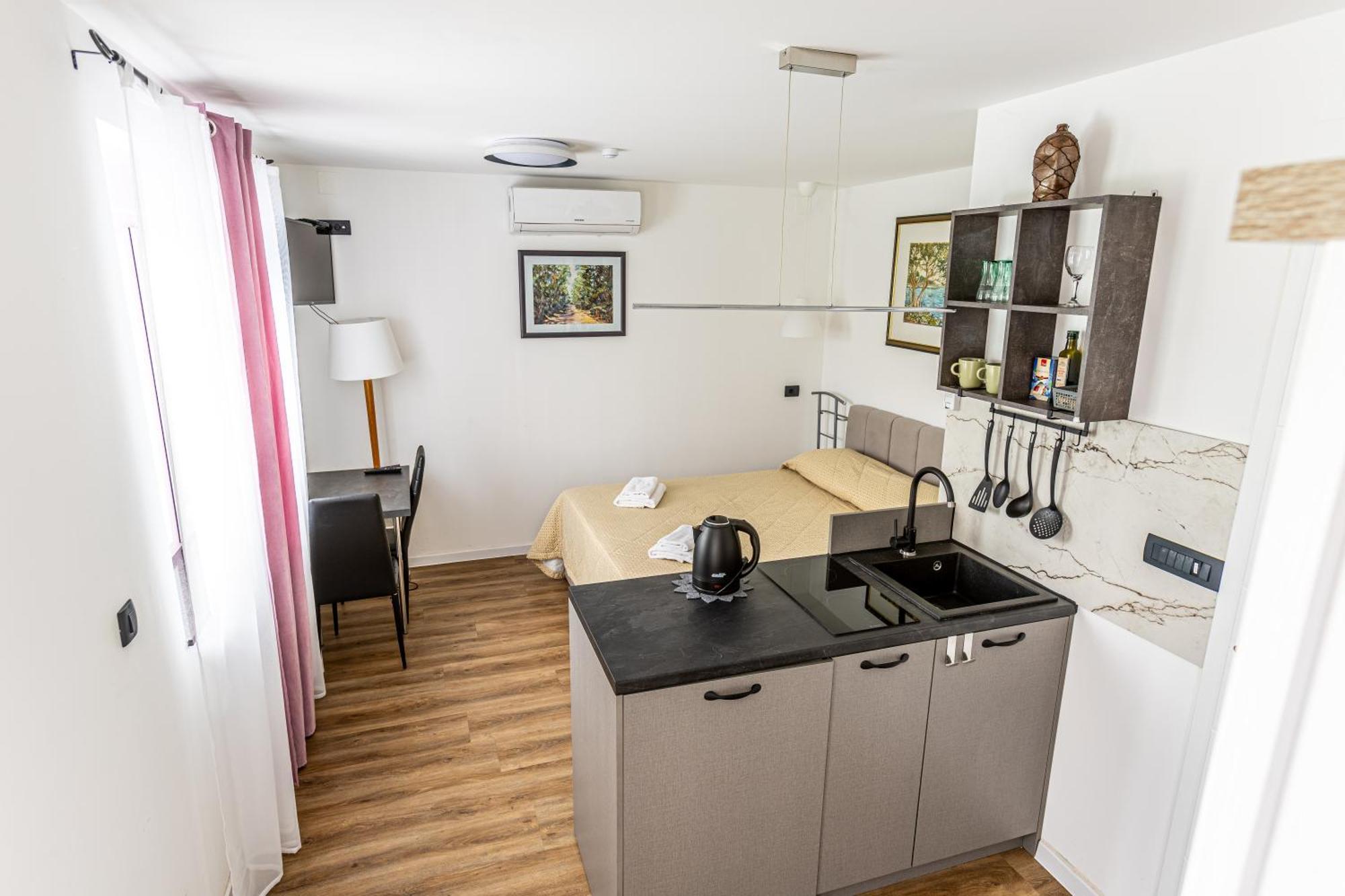 Inn The Center Zagreb Studio Apartment Екстер'єр фото